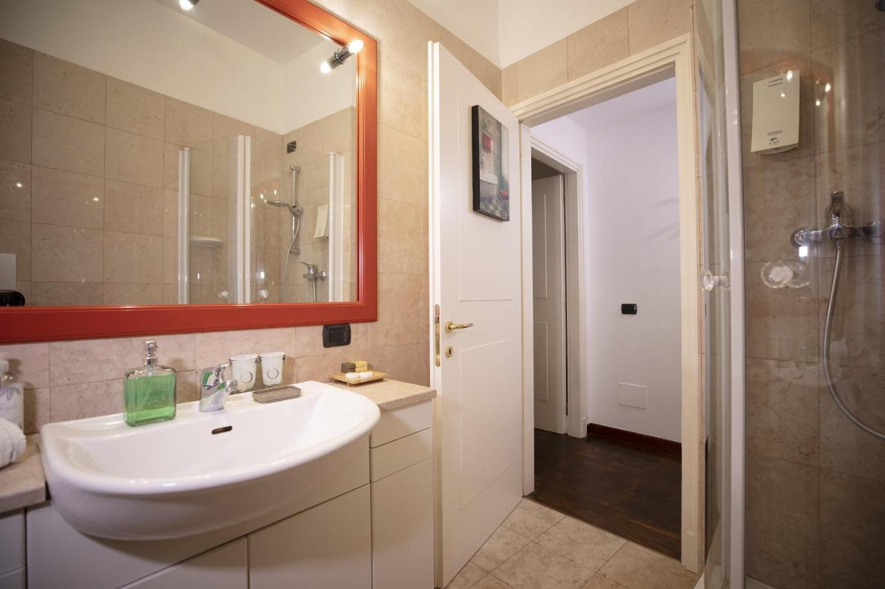 Like Romeo Suites Верона Екстериор снимка